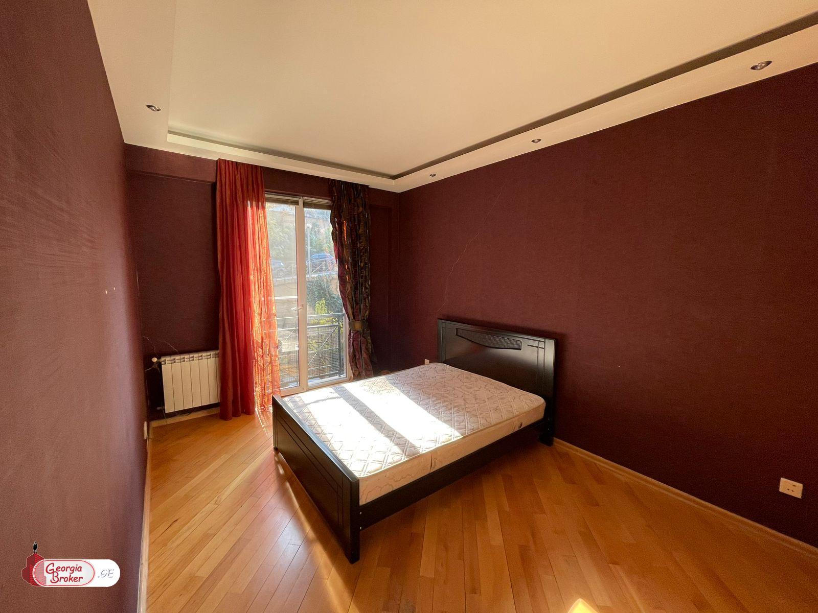 продается квартира с новым ремонтом 3-комнаты